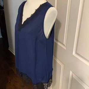 Michael Kors Sleeveless Vneck lace trim top - New